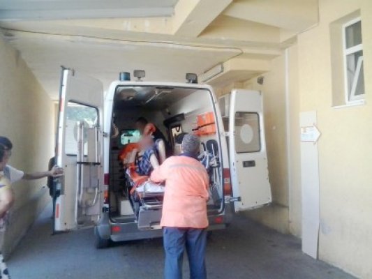 Ce se mai întâmplă prin urbe: unii nu mai pot de cald, alţii vor să se sinucidă
